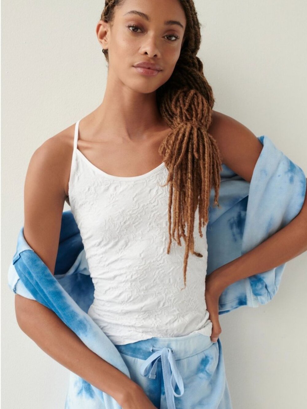 BY ANTHROPOLOGIE Zene Strappy White Floral Burnout Black Camisole Top, Medium